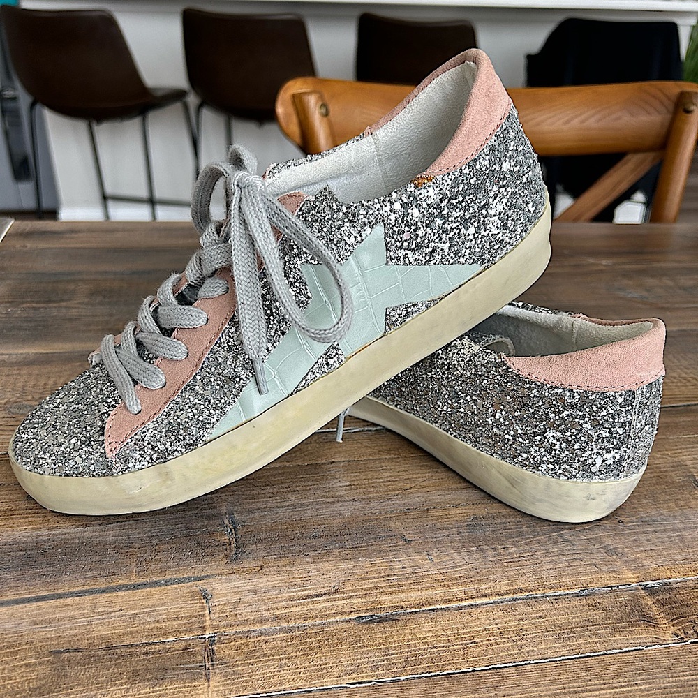 Like new sparkle tennis shoes size 38